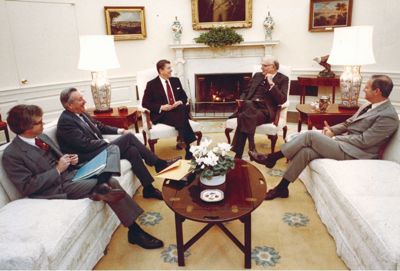 前美联储主席保罗·沃尔克逝世：曾服务6届总统，被骂赌徒，换来美国20年牛市