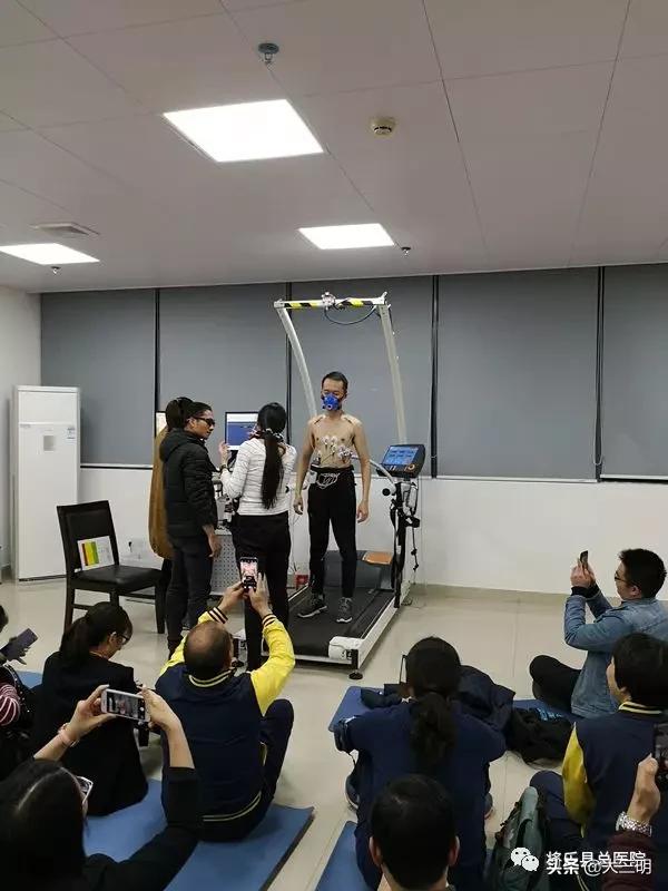 将乐县总医院 ——这是一个朝气蓬勃的集体，让我们为这个荣誉的创建，加油鼓劲吧