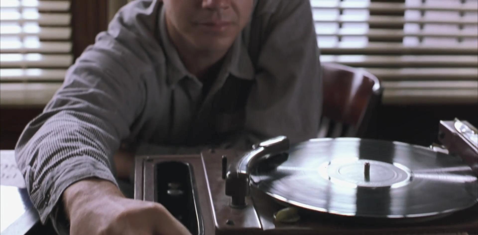 肖申克的监狱生活,肖申克的救赎监狱长贪污片段