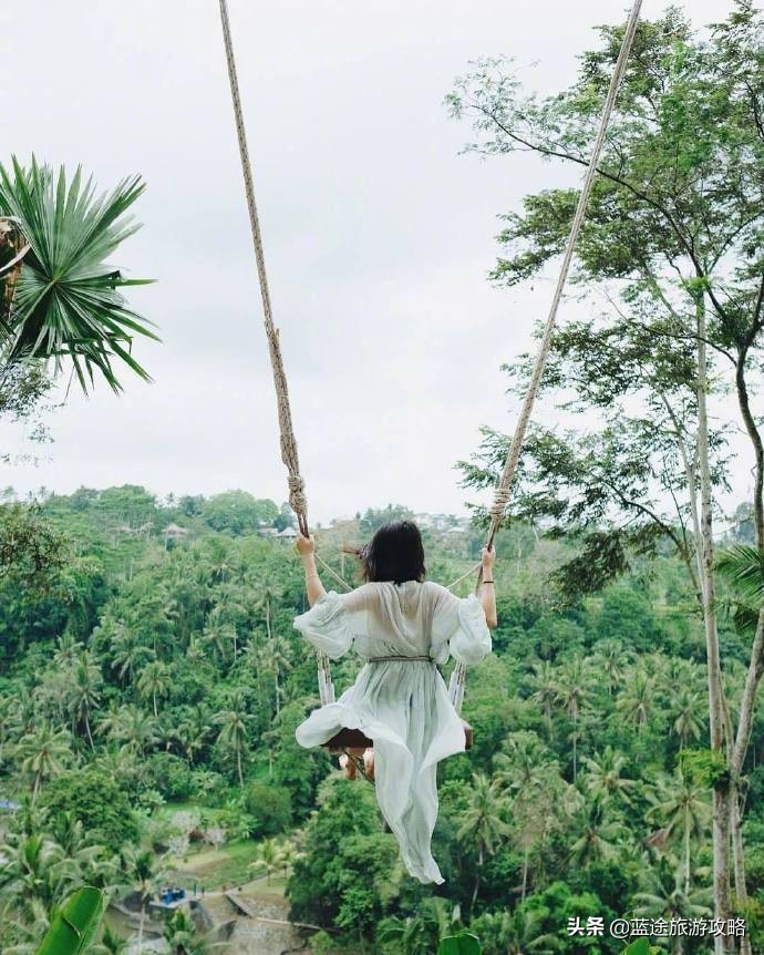 一个人去巴厘岛，应该玩什么？住哪里呢？