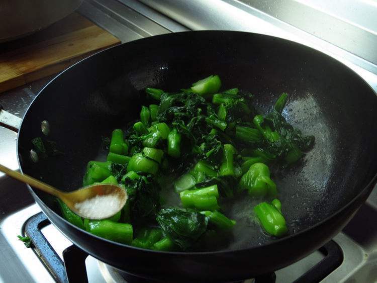 炒菜锅应怎样选,炒菜锅具的选择