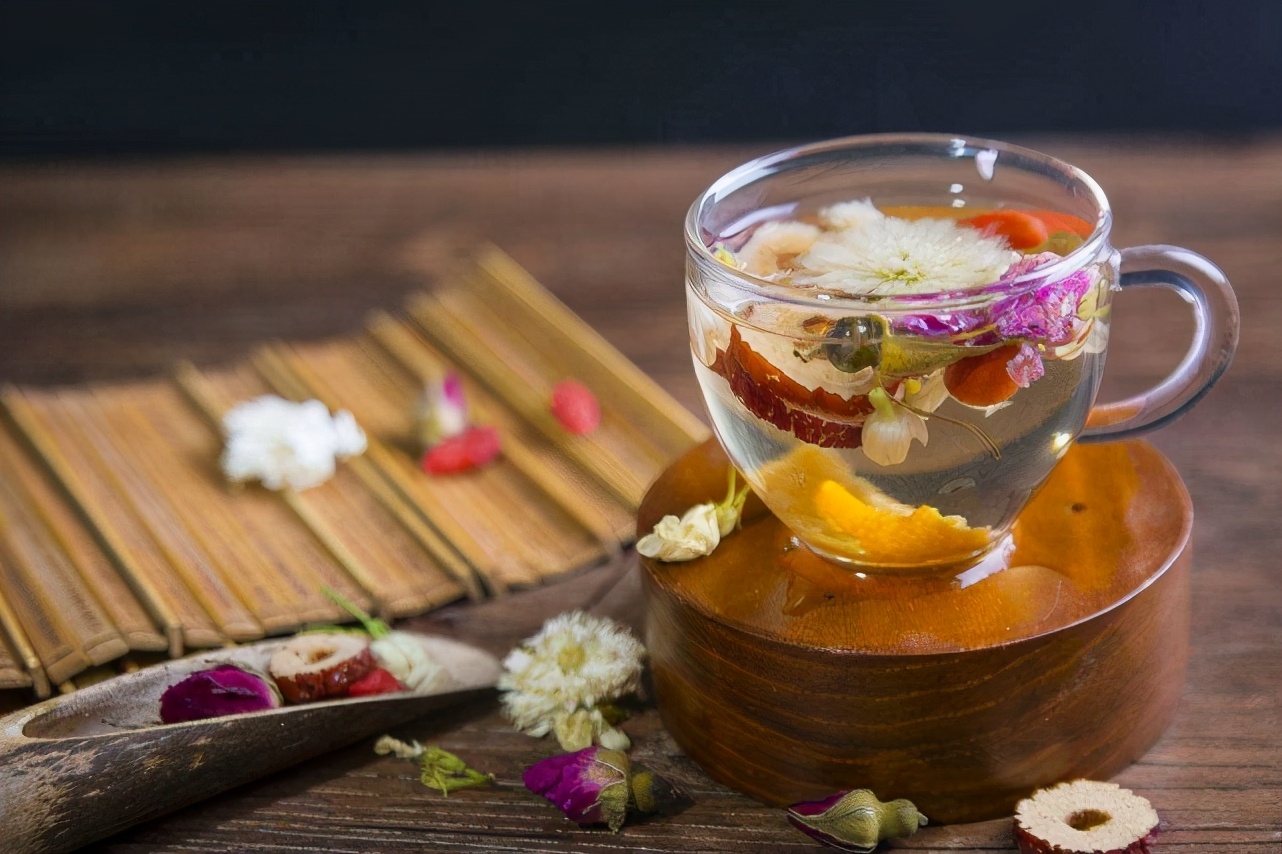 体寒湿气重可以喝什么茶,体寒湿气重的人喝什么茶