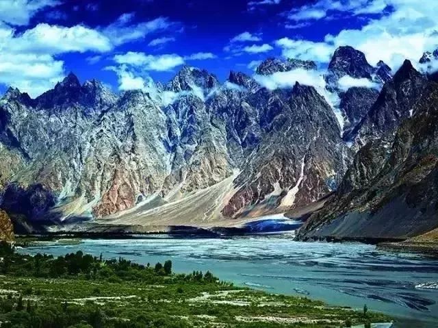 新疆喀什到巴基斯坦需要怎么过去,喀什通巴基斯坦公路