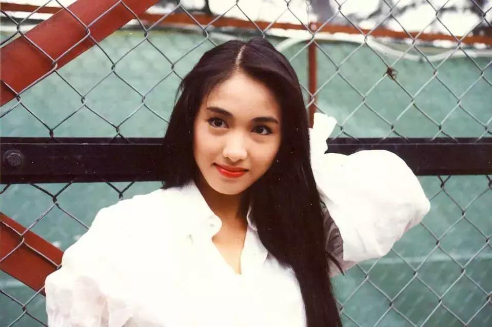 港风必备单品,流行的港风穿搭