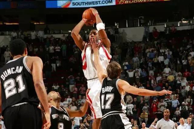 科比45分压哨绝杀vs哈登44分,科比单节20分打爆哈登