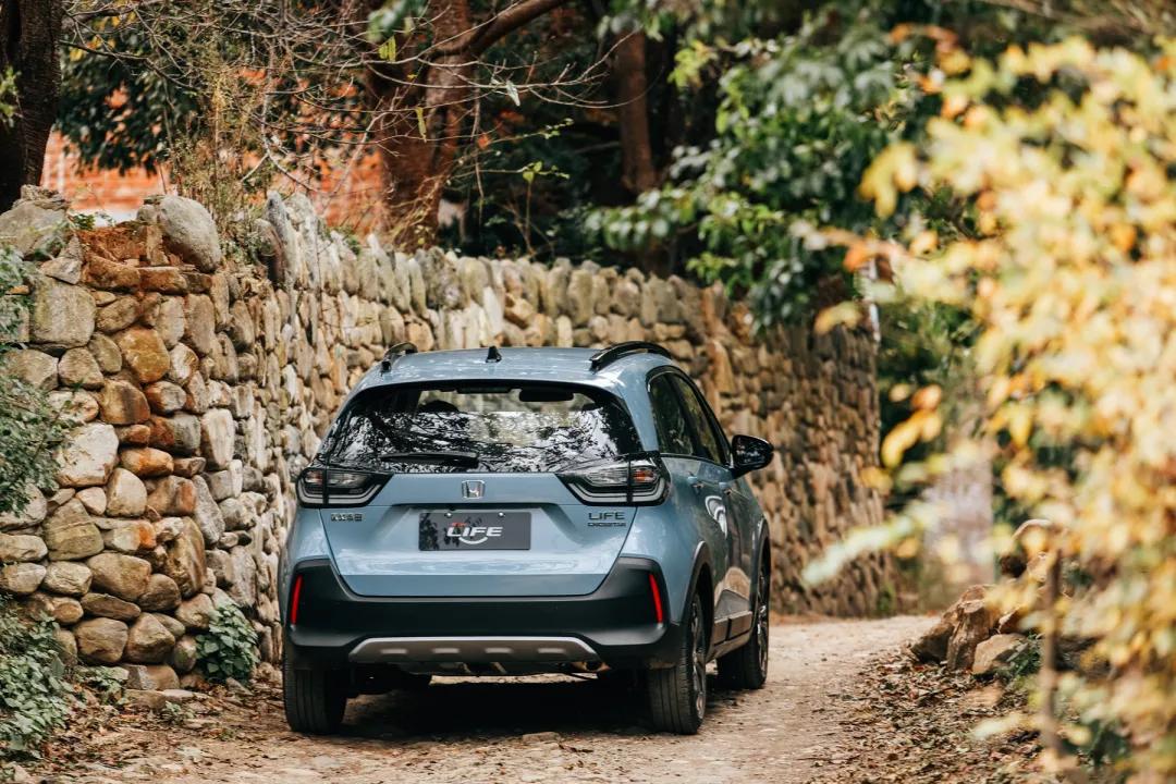 来福酱与飞度什么关系,10万块钱买国产车还是买飞度