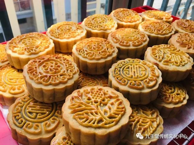 中秋节的由来和习俗和讲解,中秋节的来历及中秋节的风俗