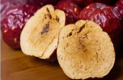 红枣硫磺熏过和没熏过的口感,红枣怎么辨别硫磺熏过的