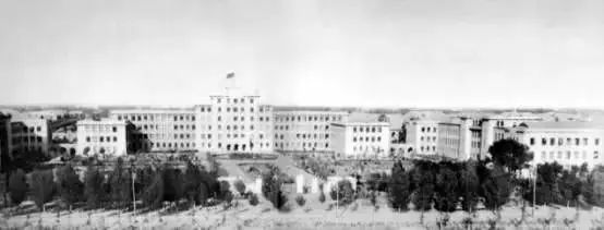 北京科技大学，一座如飞的高山