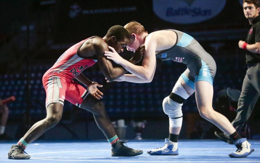 凶狠的高难度格斗术一招晕厥对手,格斗游戏中既离谱又猥琐的技能