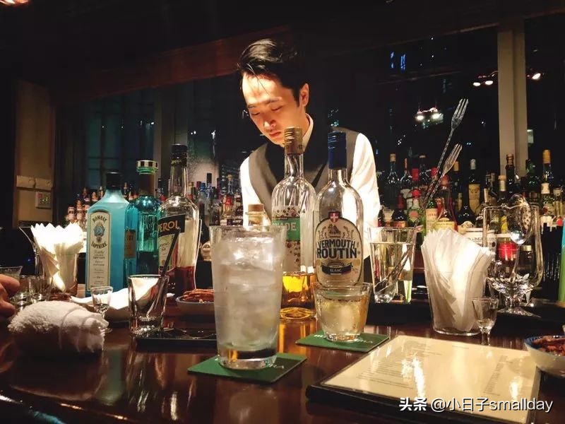 酒吧|坐上逃离人间的微醺列车