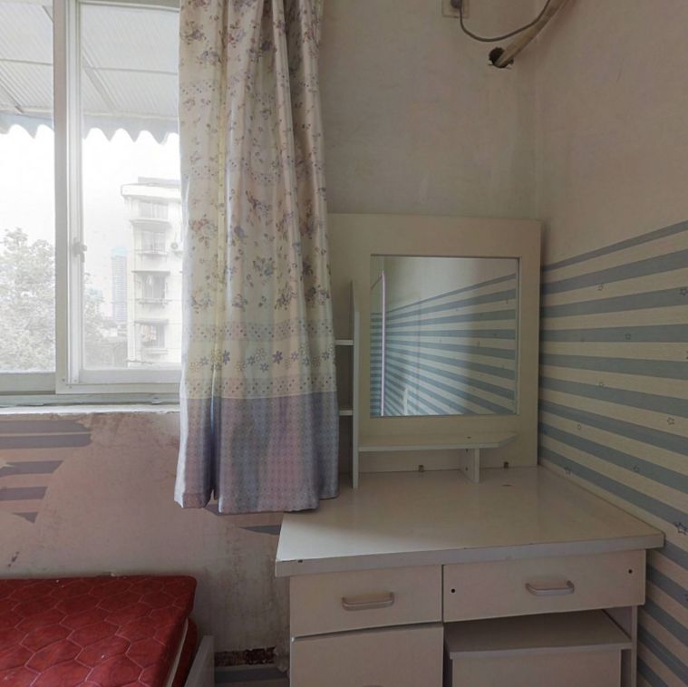 20多年老破小装修要花多少钱,上海75平米老破小翻新改造