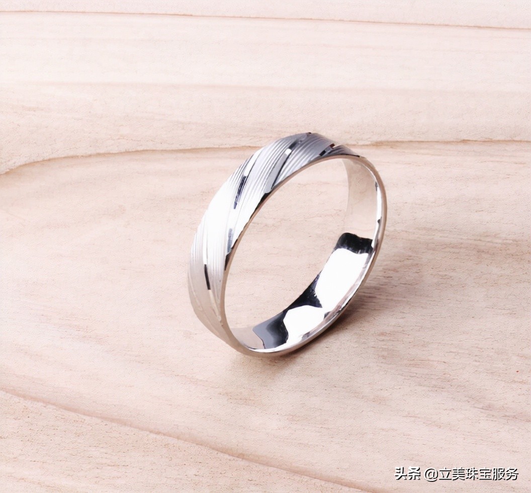 2021年9月铂金价格pt950多少钱一克,ctfpt950铂金戒指多少钱一克