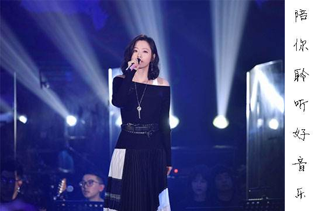 张靓颖国外砸场子,张靓颖唱歌被台下砸场子