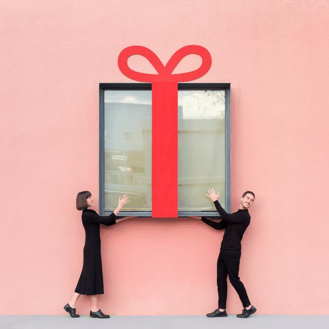 情侣旅行拍照片怎么拍出高级感,很火的一对情侣拍照很有技巧