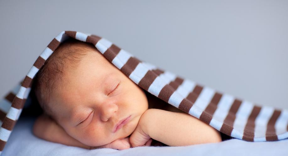 小心宝宝越长越丑6件事从小杜绝,刚出生的丑娃不要扔了