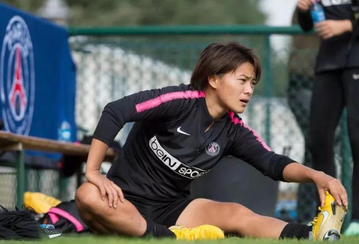 王霜受伤退赛发文,铿锵玫瑰倒下