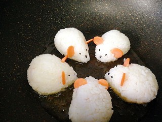 鼠年做一只真正的老鼠,新年小老鼠用粘土怎么做