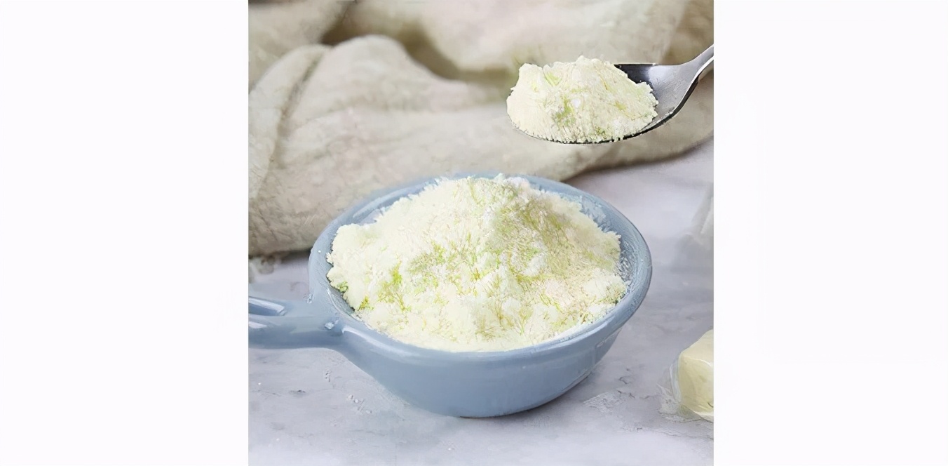 为何脱脂奶粉没有全脂奶粉黄,全脂奶粉好还是脱脂奶粉好啊