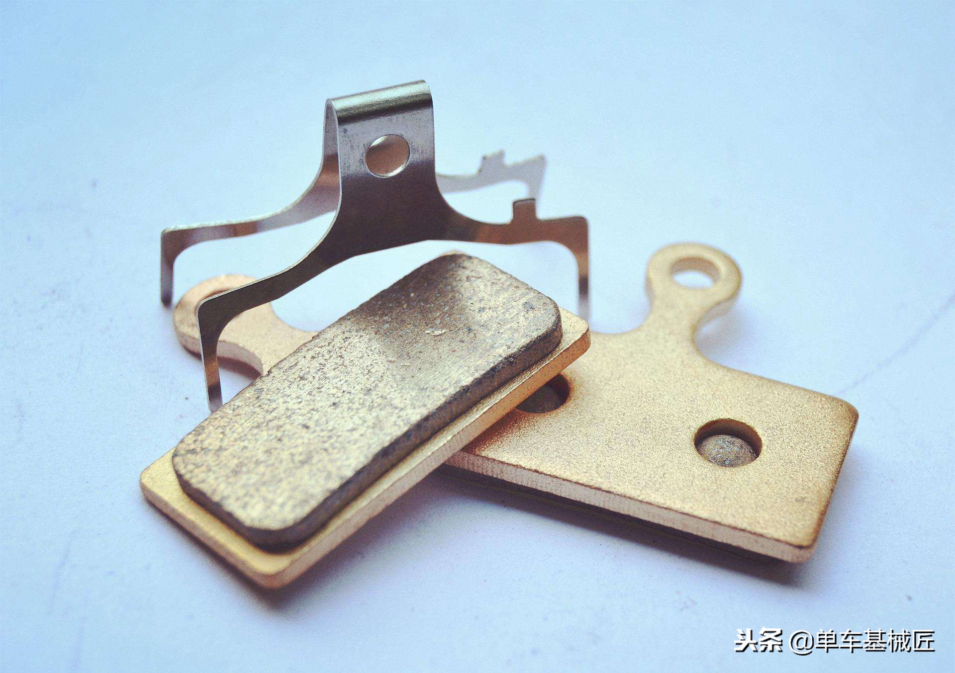 山地车油碟刹车为什么异响,油压碟刹的山地车怎么清洗