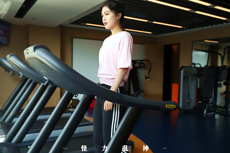 无边泳池、宝藏日料、马杀鸡，藏在湖滨南的星级酒店承包我一整天