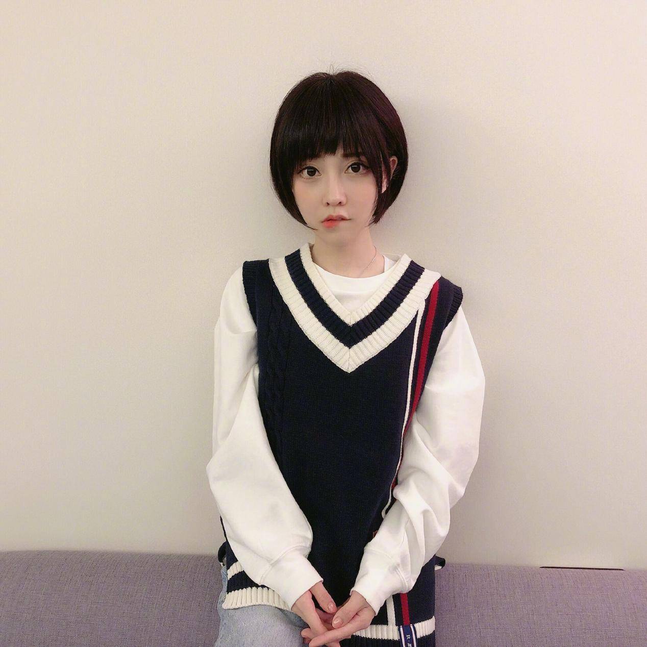 冯提莫健身房放飞自我,冯提莫长发短发对比