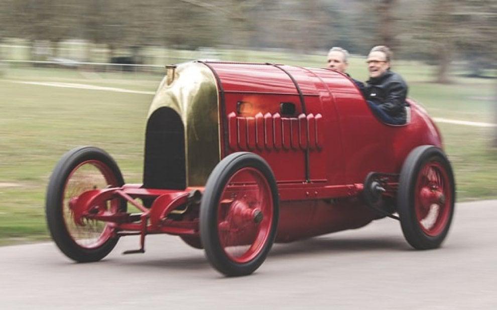 有哪些汽车制造过飞机,有飞机发动机的汽车