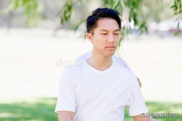 又高又瘦容易得气胸,瘦高男性气胸什么原因