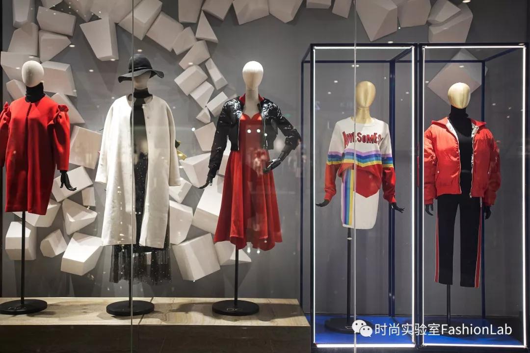 送对年终礼物是当代青年的社交核*器武**