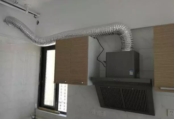 油烟机管道塑料和铝箔哪个好,油烟机铝箔排烟管怎么总是自己坏