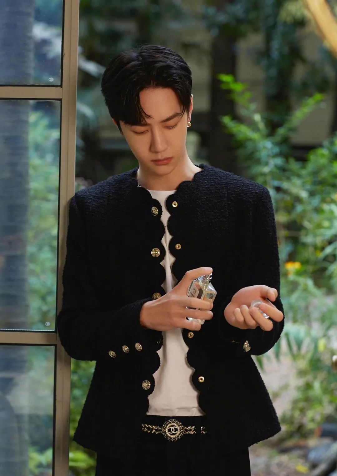 衣品超级好的男明星,王嘉尔穿的蔡徐坤同款衣服