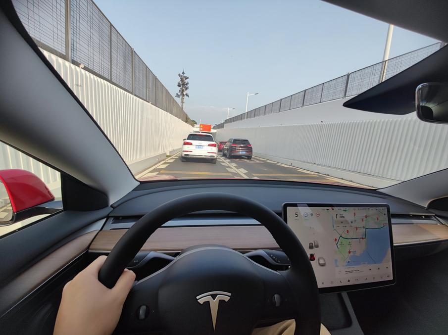 modely和model3这两款车怎么选,最低多少钱可以买一辆modely