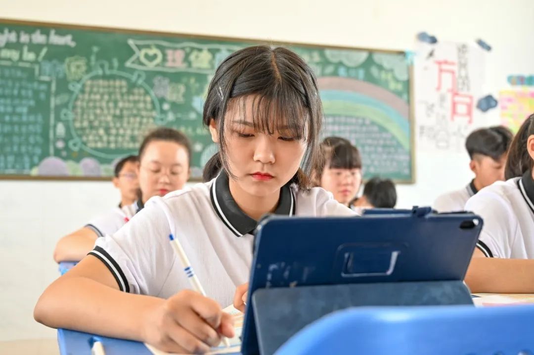 俄语卫星班,郑州五十三中俄语班免费出国留学