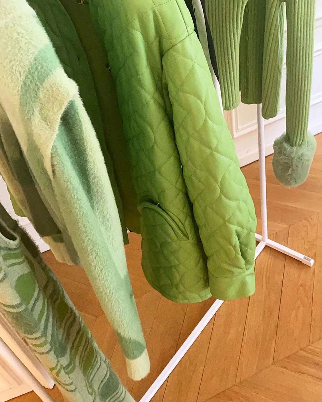 入冬四件套我不配文案,入冬四件套没有棉衣来的实在