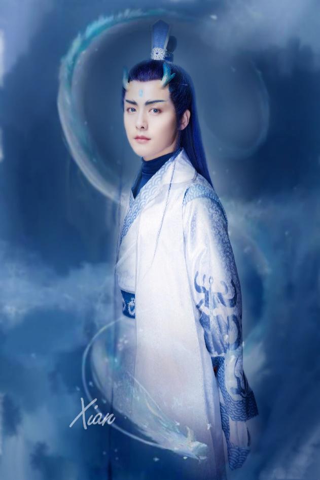 马天宇COS敖丙,hold住了白发又hold住蓝发的男人