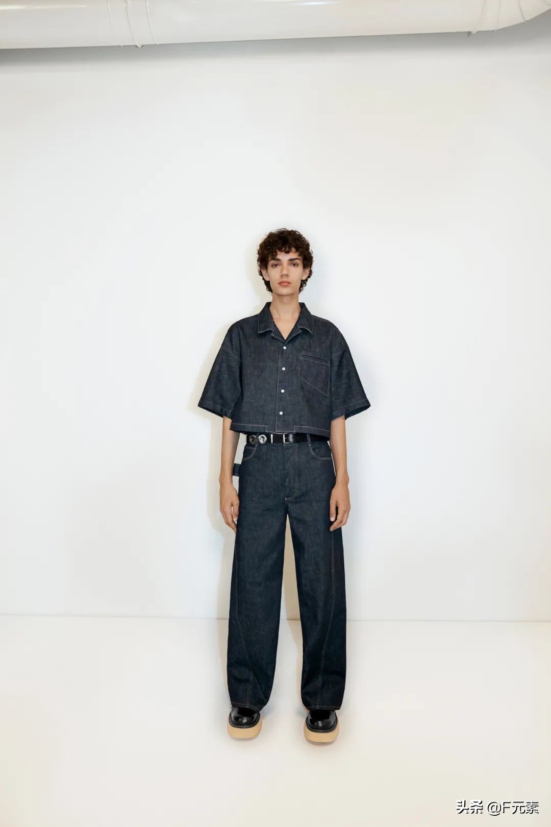 雕刻面料，BV不止有编织：BottegaVeneta2021度假系列