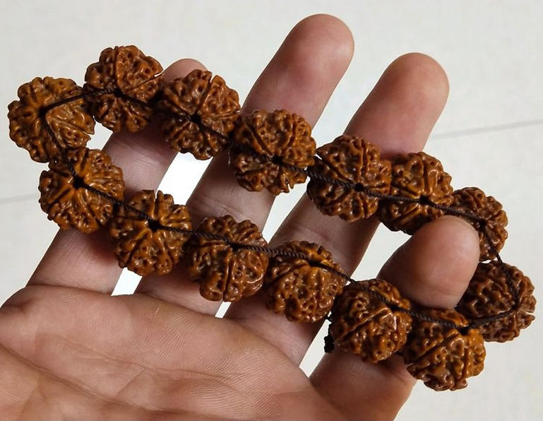 108金刚菩提子头尾刷法,金刚菩提108颗头尾怎么打底