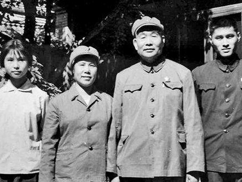 九一三事件发生后，海军司令员重新统领海军，晚年官至副国级