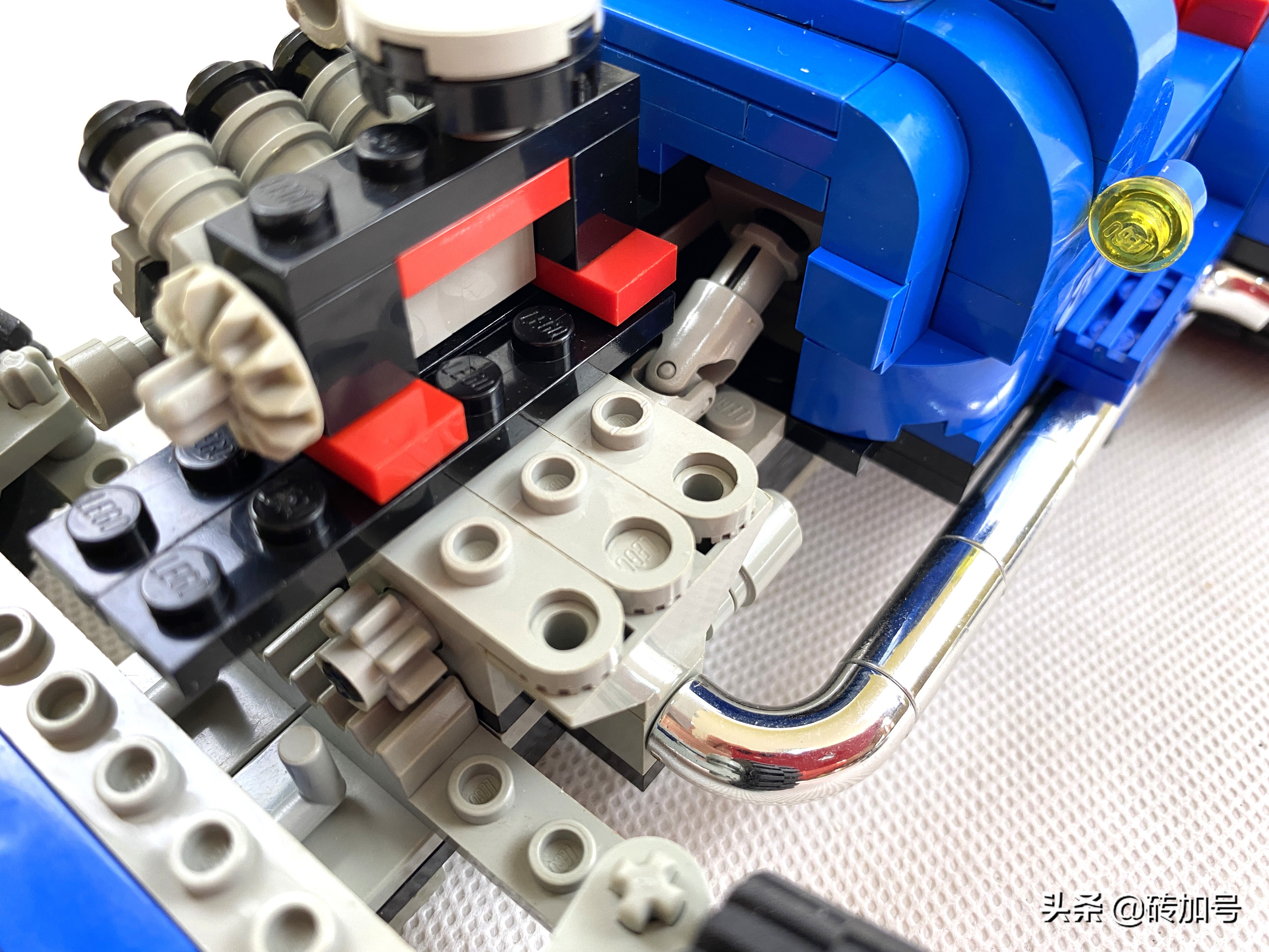 乐*官高**方出的少数几辆HotRod,借5541蓝色狂怒揭开尘封的模型小组