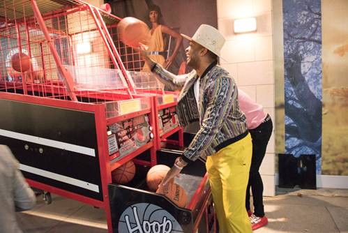 鞋王塔克携手字母哥,鞋王塔克联名