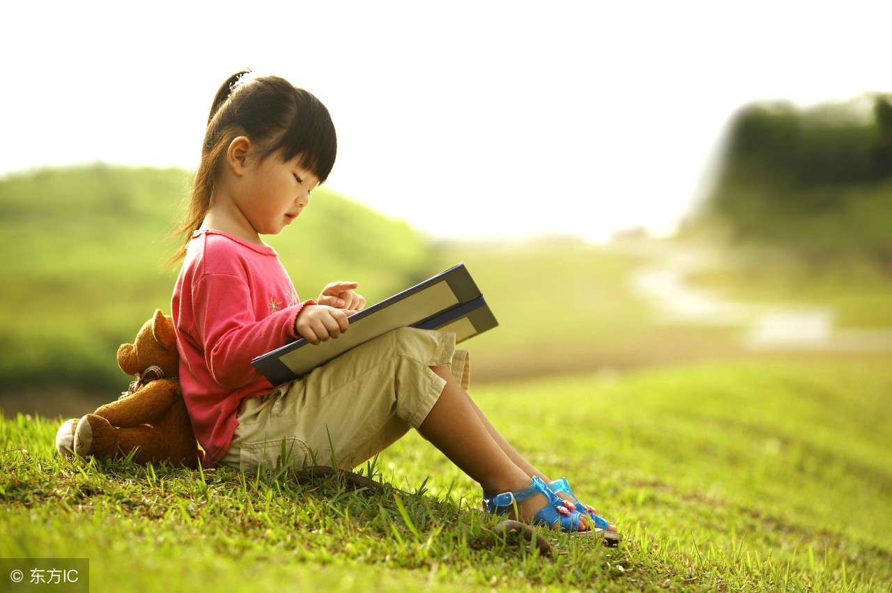 小孩子动不动就发脾气该怎么教育,孩子容易发脾气父母该怎么教育