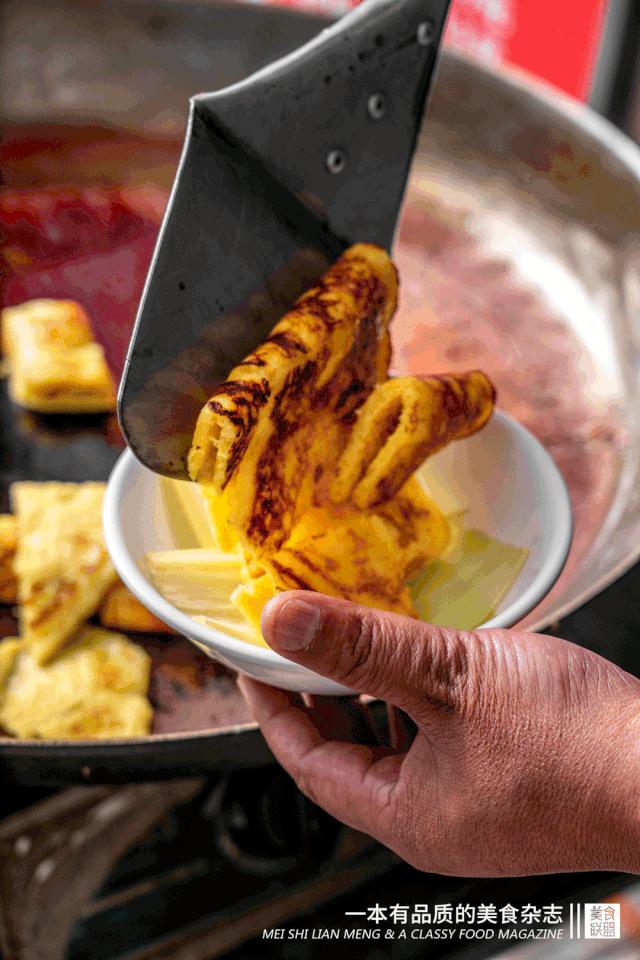 昆明这家小吃店里的传奇男人，17年来让人又嫉妒又欢喜