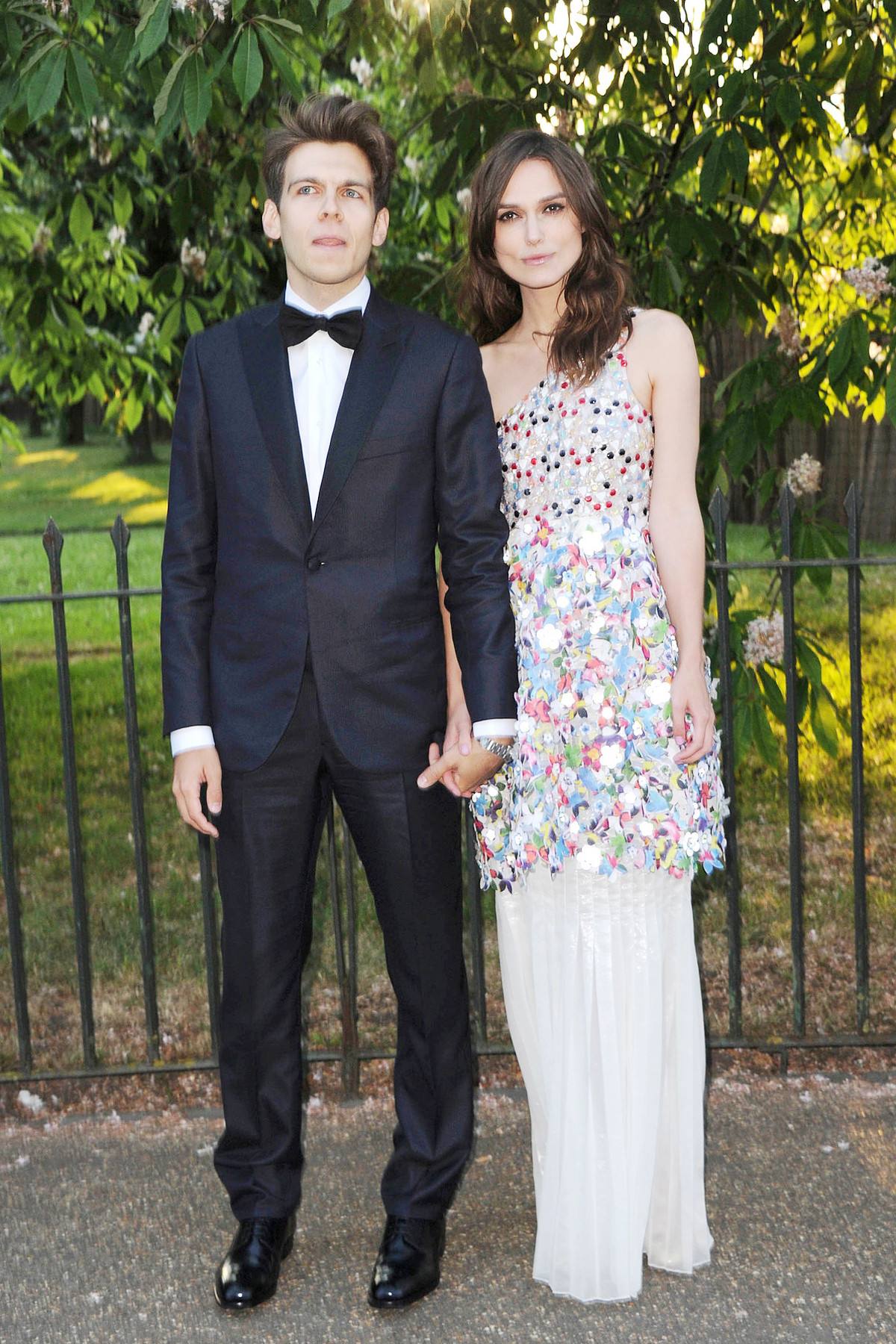 平胸的明星婚姻幸福吗,平胸女生能嫁入豪门吗