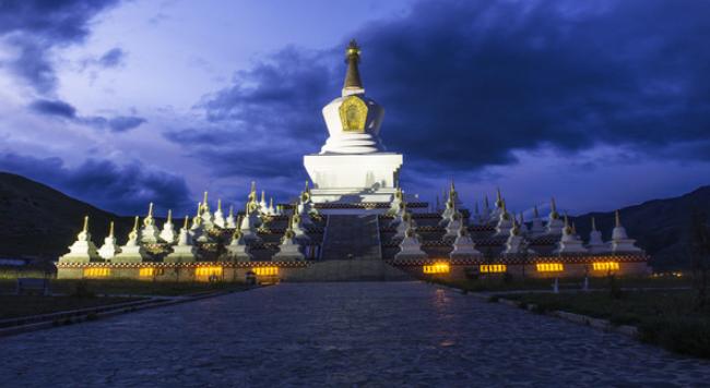 香格里拉旅游攻略白塔,香格里拉十大隐藏秘境