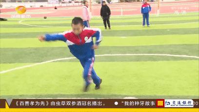 10岁小学生打醉拳最新后续,小学生打醉拳惊艳全场