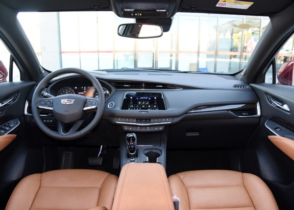 豪华紧凑型suv之战凯迪拉克xt4,和凯迪拉克xt4同级的bba