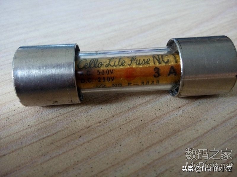 废品堆里淘了一堆电子元件，看看都有什么