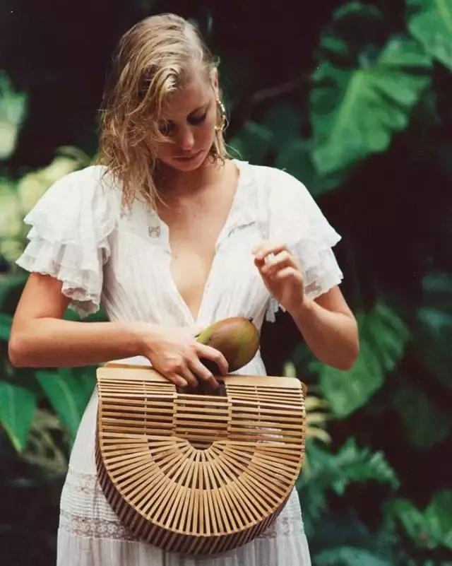 各种包的搭配风格,什么款的包最好搭配衣服