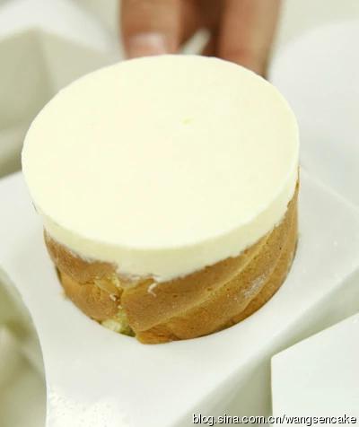 想要做一个简单的蛋糕,想要简单又好吃的蛋糕怎么做