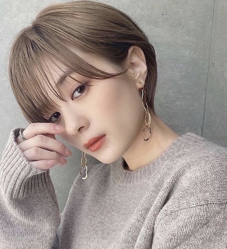 适合各脸型的短碎发自然发型女,微胖男生发型2021流行发型短碎发